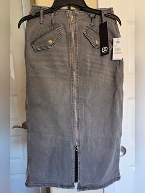 Dee Ocleppo Gray Front-Zip Denim Skirt